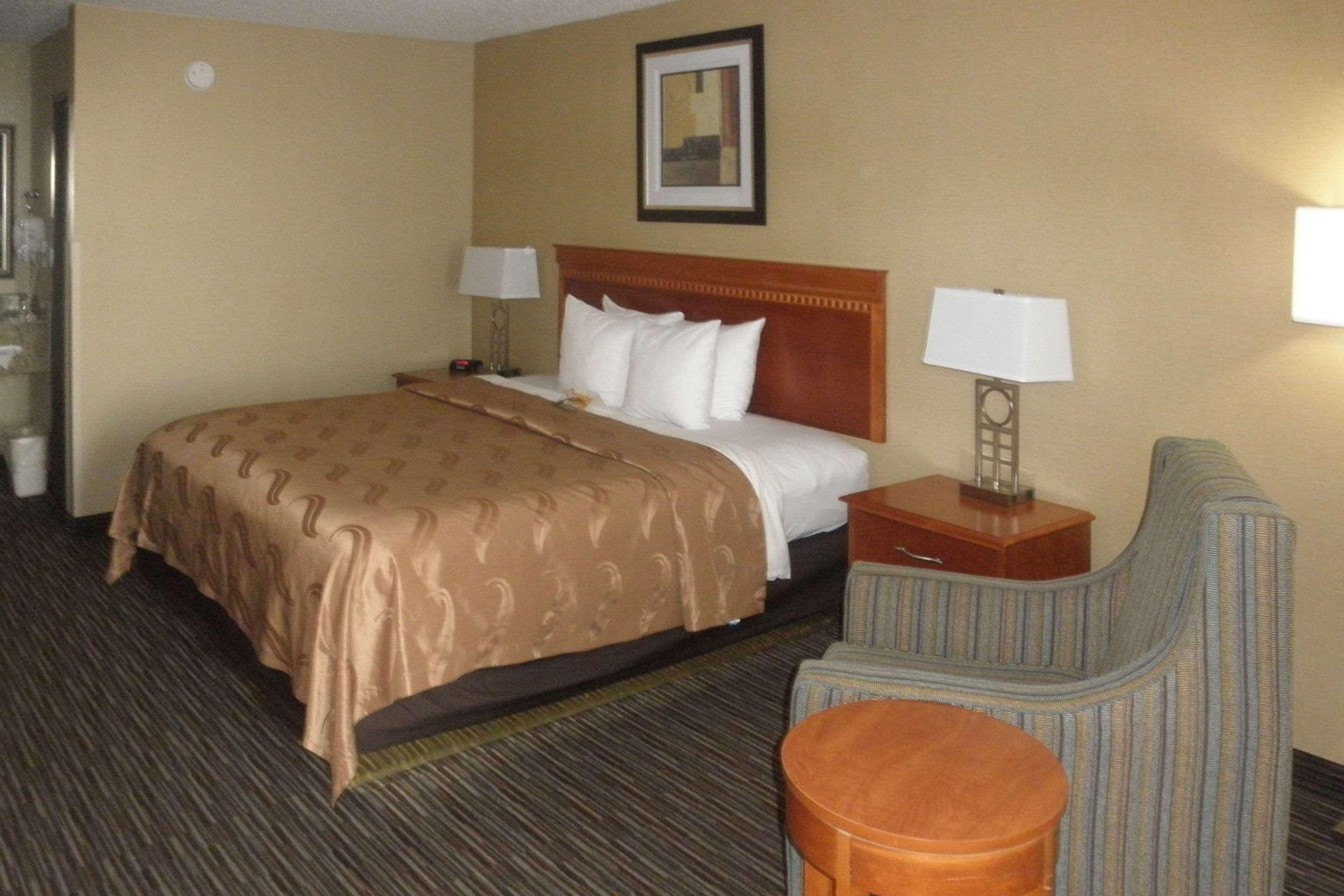 Quality Inn Columbus, Ms Екстериор снимка