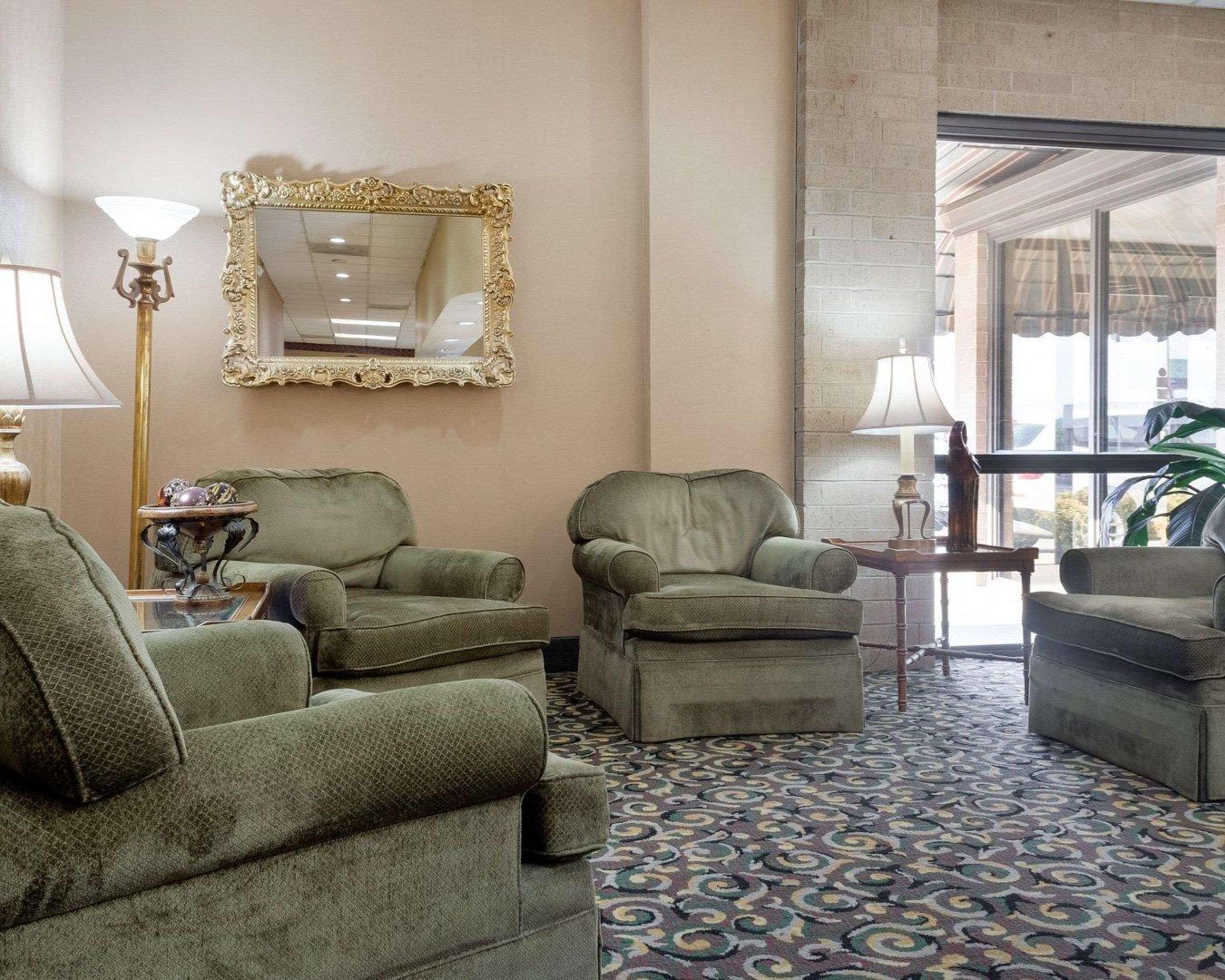 Quality Inn Columbus, Ms Екстериор снимка