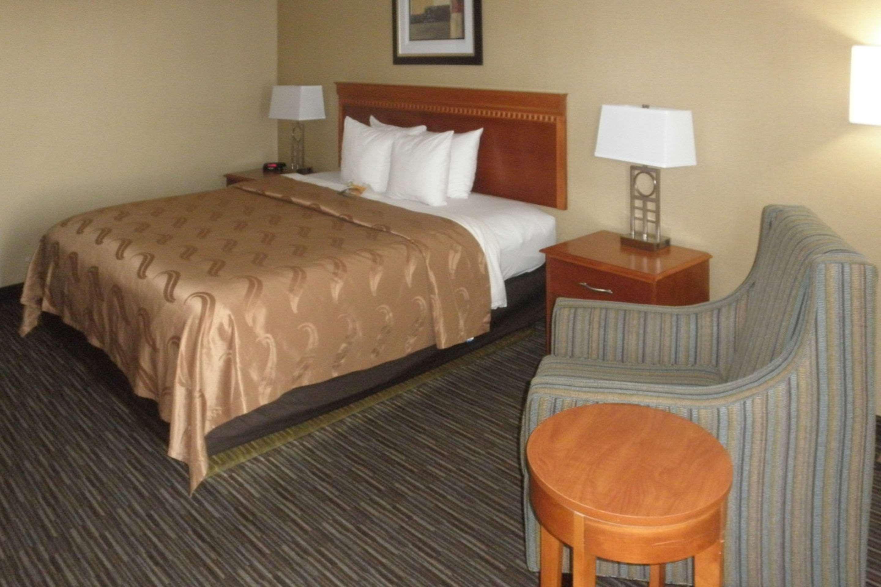 Quality Inn Columbus, Ms Екстериор снимка