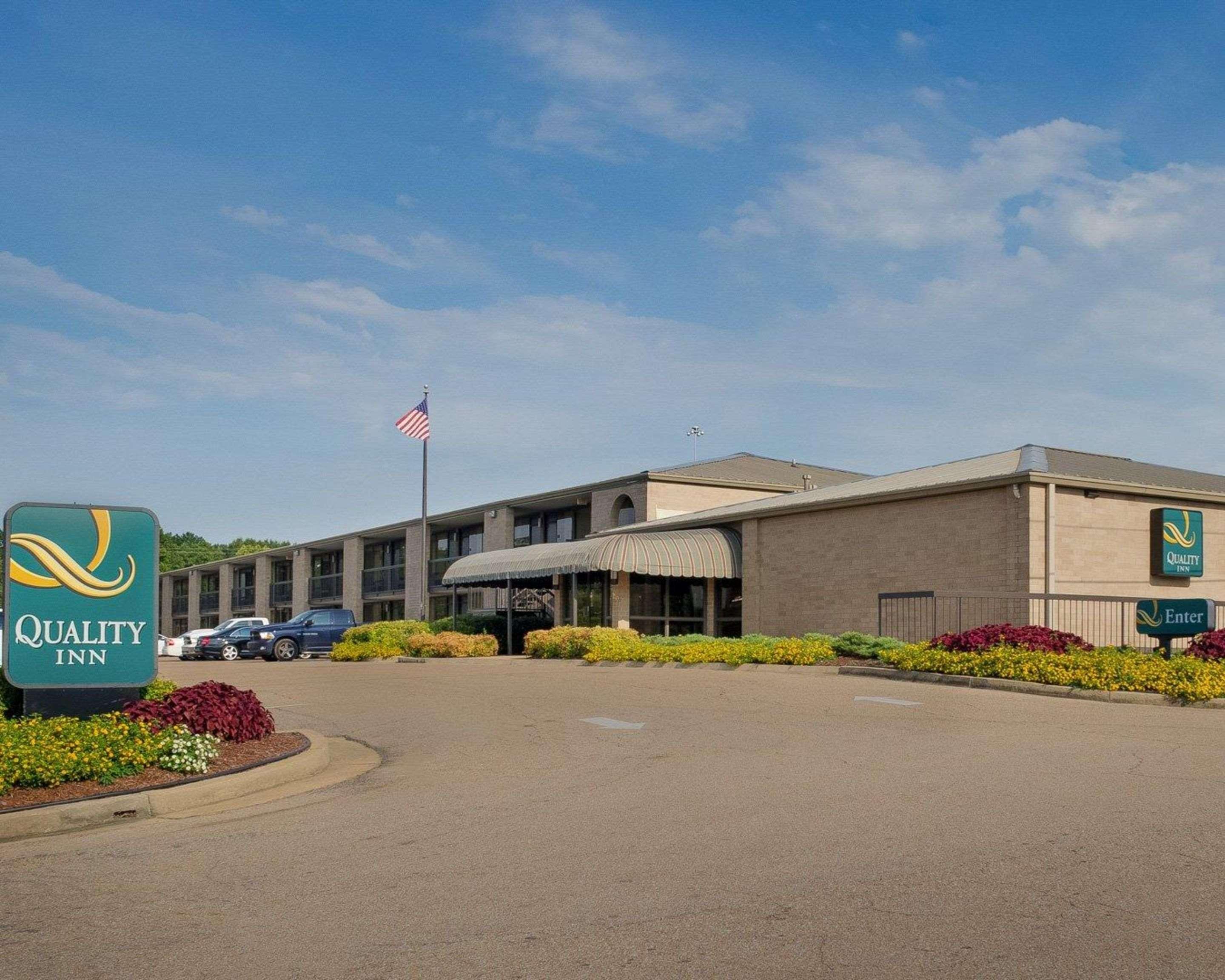 Quality Inn Columbus, Ms Екстериор снимка