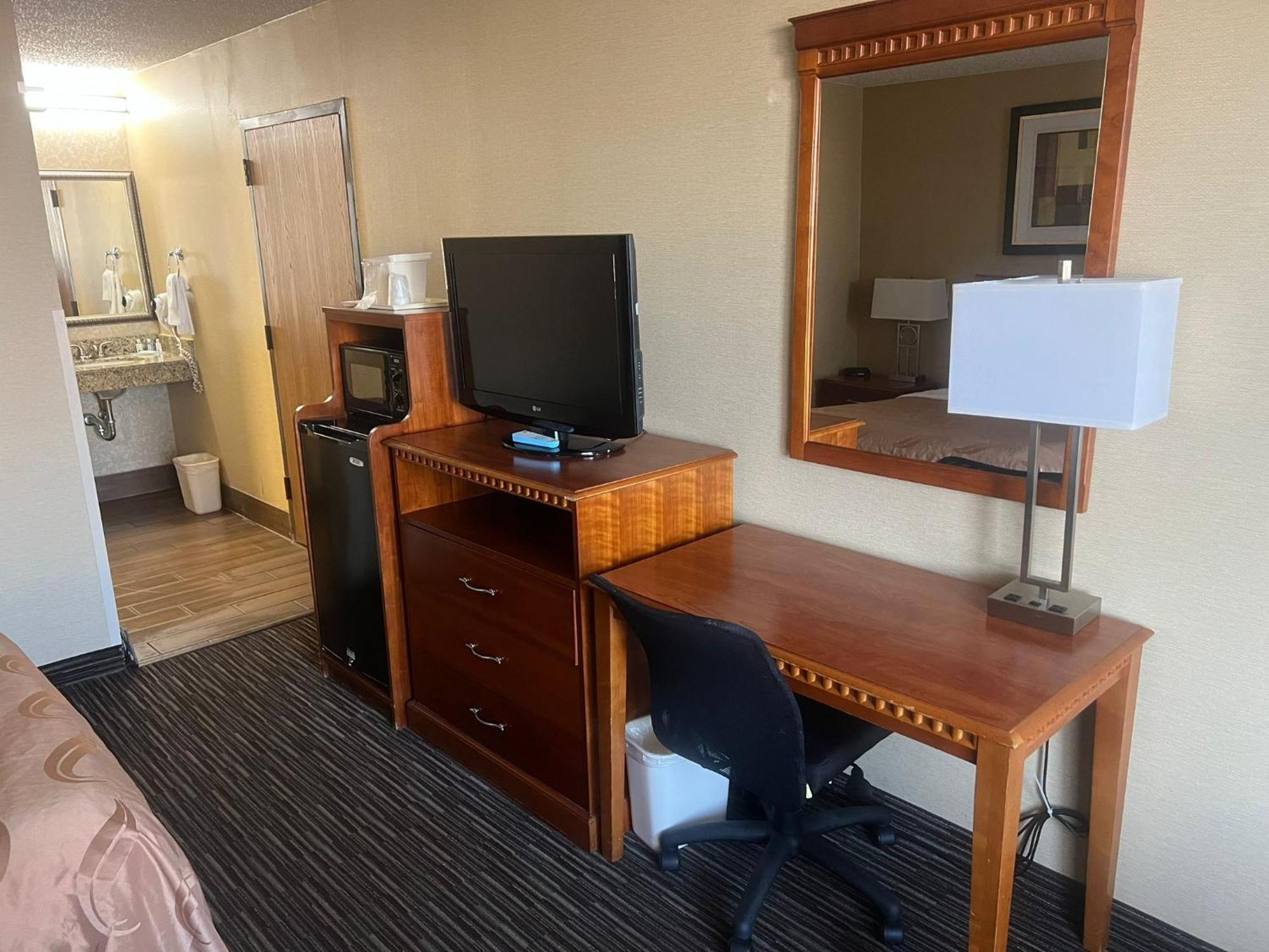 Quality Inn Columbus, Ms Екстериор снимка